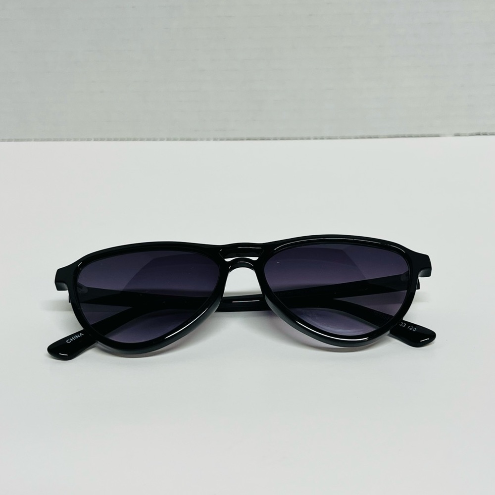 Sunglasses Fashion Accessory Classy Black Sexy Cat eye Sunglasses w Purple Tent - Picture 2 of 6